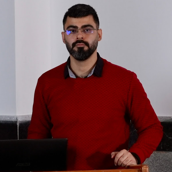 علیرضا علیخانی